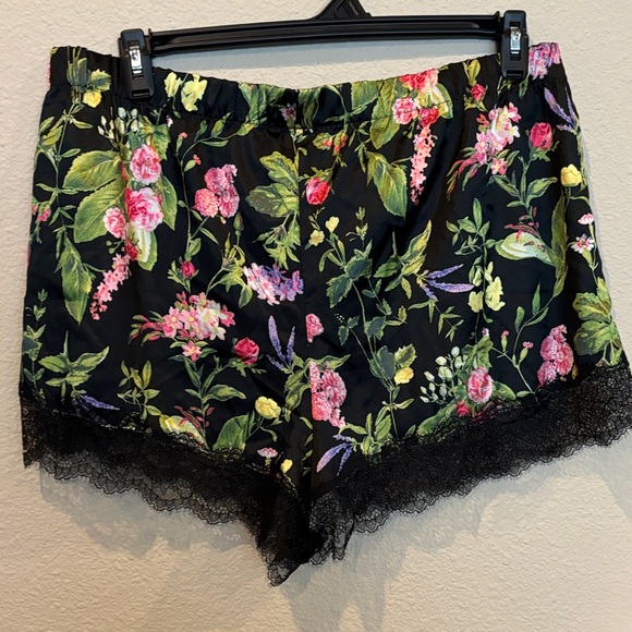 NWT XL Victoria’s Secret Floral Lace Trim Sleepwear Set - Picture 6 of 6